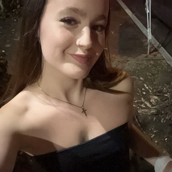 Meet your Posher, Abby - Picture 1 of 1